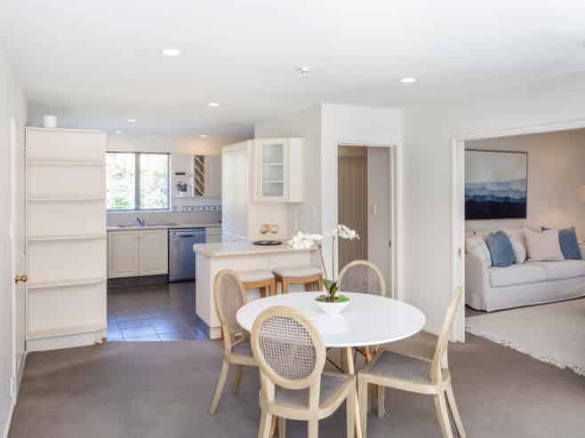 2/37 Avonhead Road, Avonhead