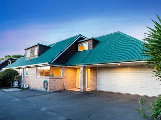 2/37 Avonhead Road, Avonhead