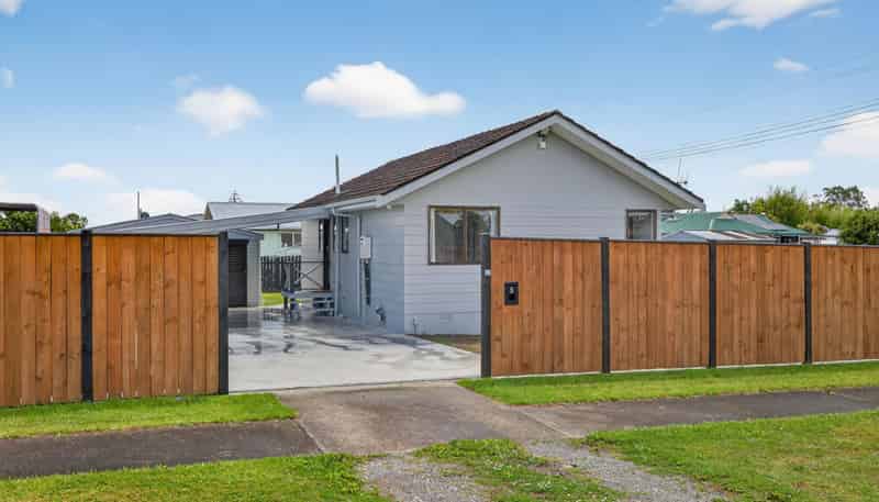 5 Cemetery Road, Sanson