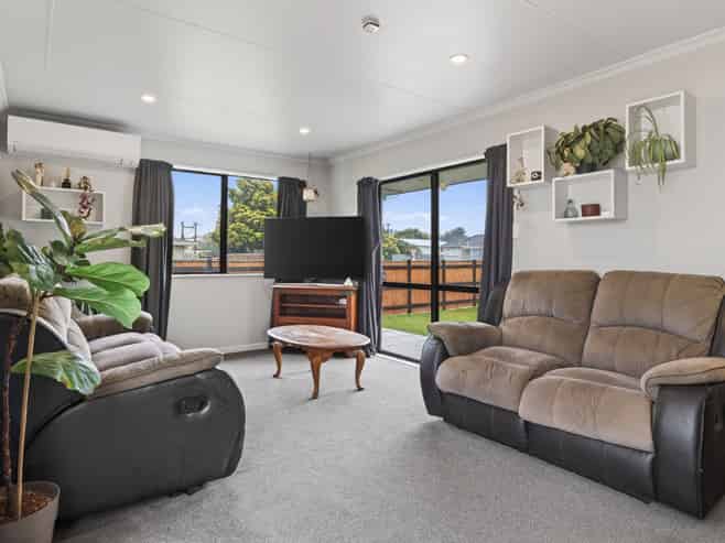 5 Cemetery Road, Sanson