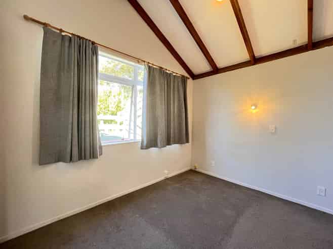 11B Helicon Place, Sunnynook