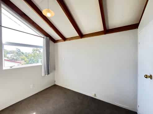 11B Helicon Place, Sunnynook