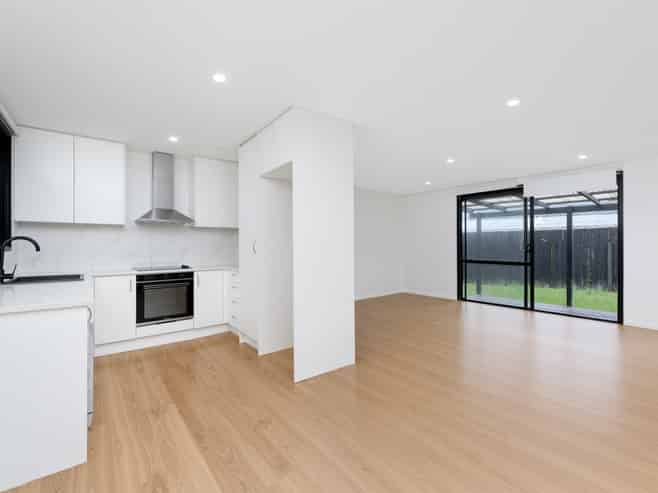 2/16 Cameron Place, Ranui