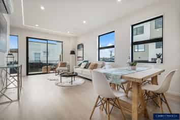 4/16 Binsted Road, New Lynn