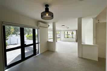 16 Palm Beach Boulevard, Papamoa