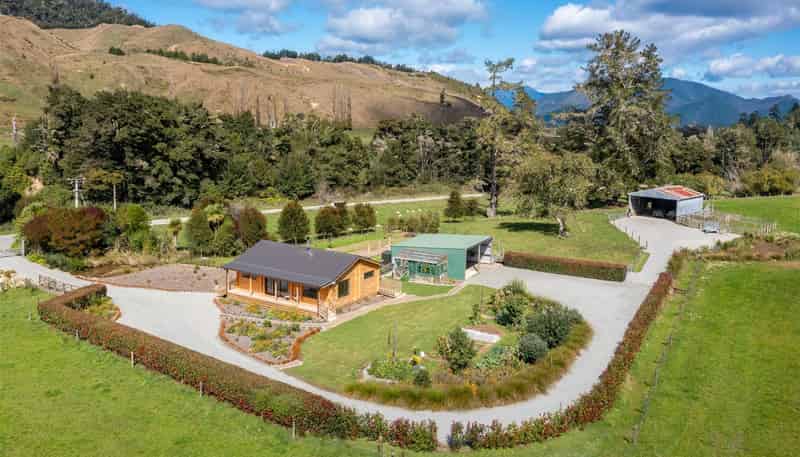 61 Matiri West Bank Road, Murchison