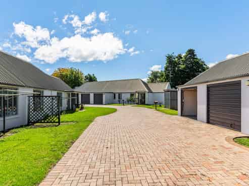 Healthcare investment with long-term leaseback