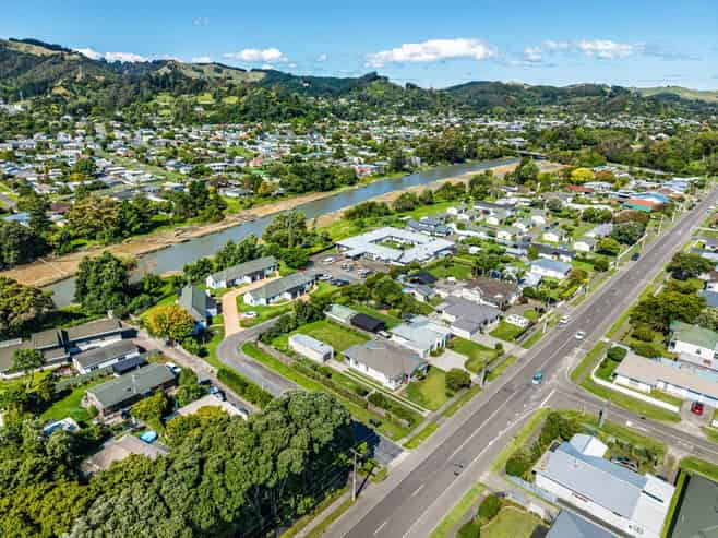 Healthcare investment with long-term leaseback