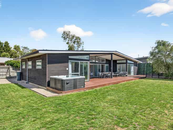 15 Esther Street, Martinborough