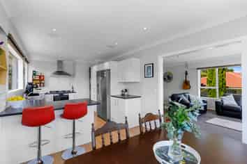 76 Major Drive, Kelson