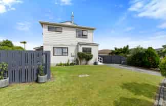 1/26 Outram Grove, Kelson