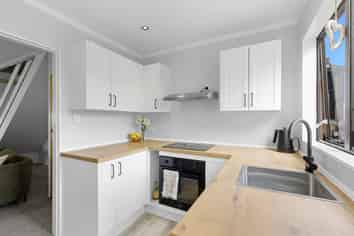 1/26 Outram Grove, Kelson