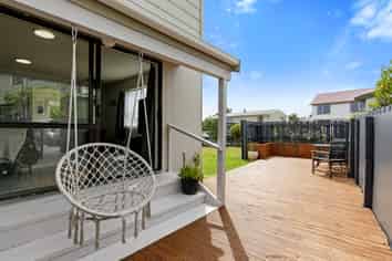 1/26 Outram Grove, Kelson
