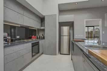 43 Bradshaw Street, South Dunedin