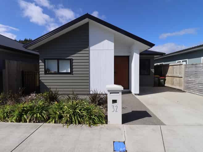 32 Harry Martin Lane, Wainuiomata