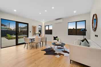 8 Acorn Parish Lane, Clevedon