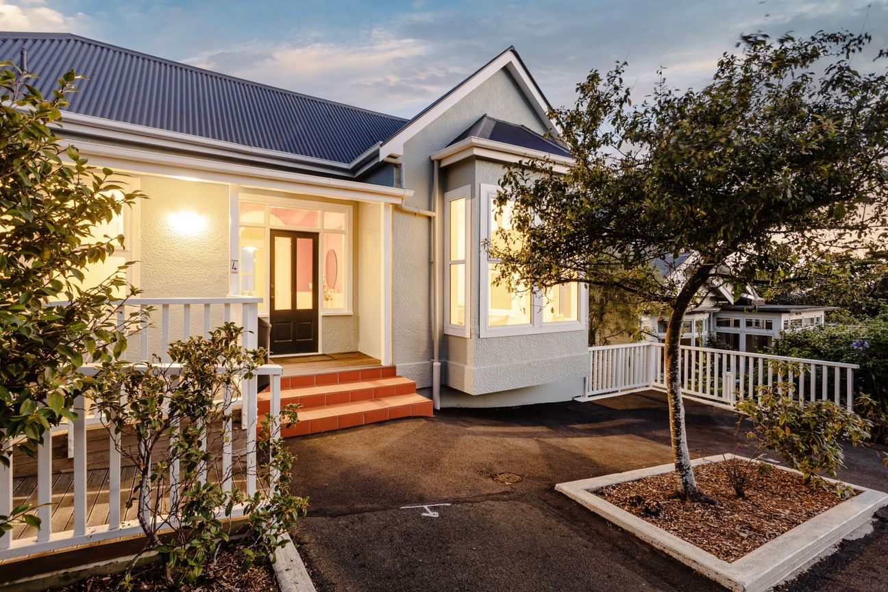 Modern Living - Exceptional Performance, Belleknowes