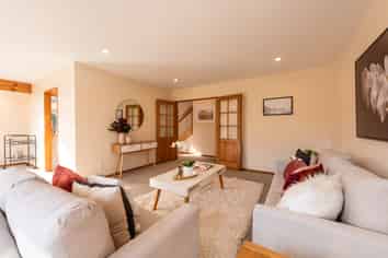 8a Campbell Street, Karori