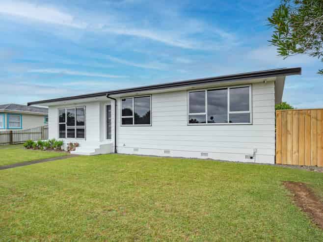 25 Solway Street, Levin