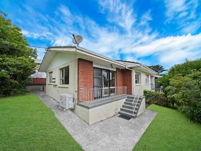 1/68 West Coast Road, Glen Eden