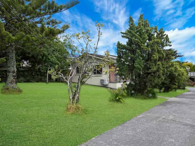 1/68 West Coast Road, Glen Eden