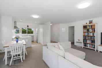 6 Ishtar Place, One Tree Point