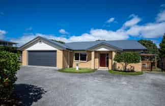 6 Ishtar Place, One Tree Point