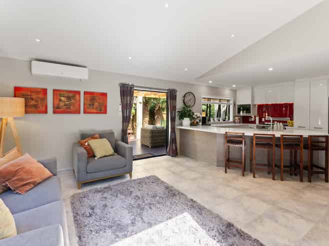 5 Quadrant Heights, Paraparaumu