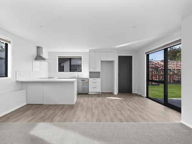 2/55 Mahoe Street, Melville