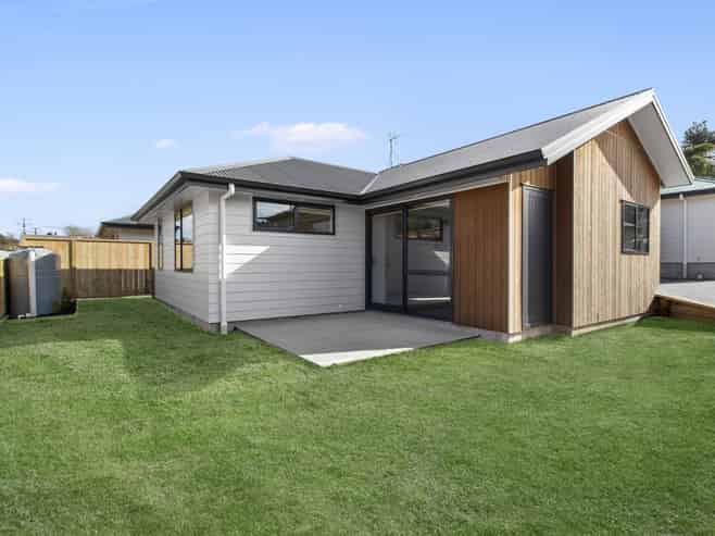 2/55 Mahoe Street, Melville