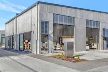 Unique Showroom/Office Offering