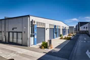 Unique Showroom/Office Offering