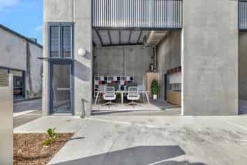 Unique Showroom/Office Offering