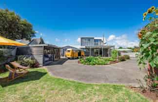 14 Goldie Place, Waikanae Beach