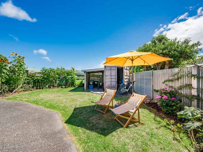 14 Goldie Place, Waikanae Beach