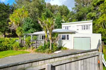 229 Hokianga Harbour Drive, Omapere