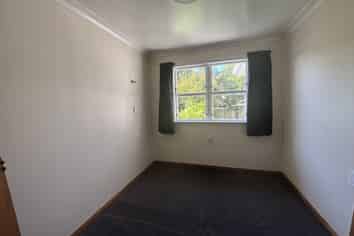 5 Churchill Street, Levin