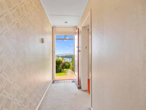 16 Brick Hill Road, Sawyers Bay