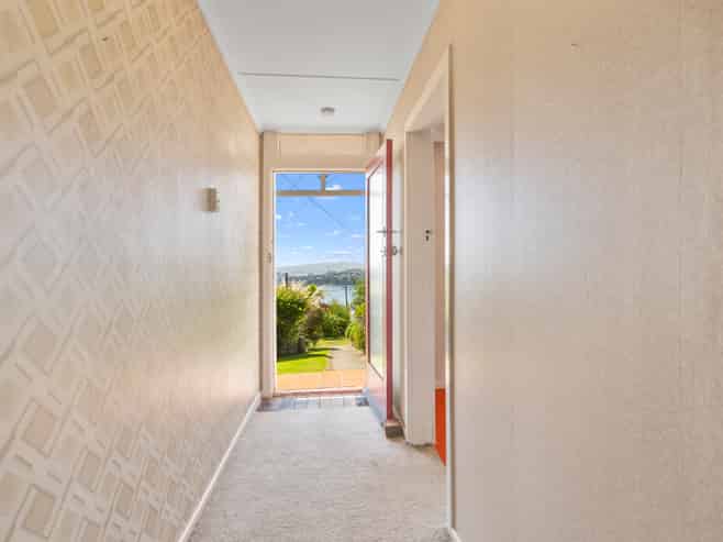 16 Brick Hill Road, Sawyers Bay