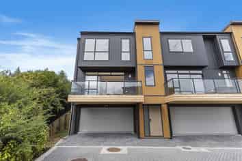 21 Timo Way, Flat Bush