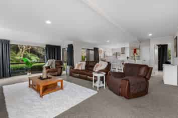 74B Grand Vue Road, Kawaha Point