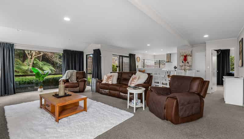 74B Grand Vue Road, Kawaha Point