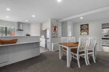 74B Grand Vue Road, Kawaha Point