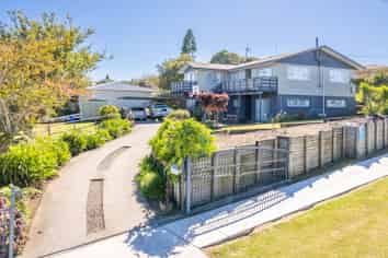 80 McKay Drive, Temple View