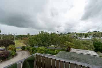 80 McKay Drive, Temple View