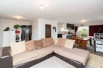 80 McKay Drive, Temple View