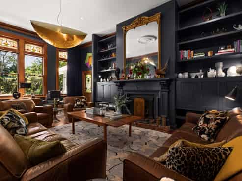 1420 Railway Road South, Hastings