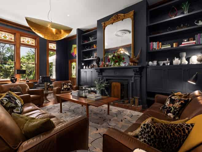 1420 Railway Road South, Hastings