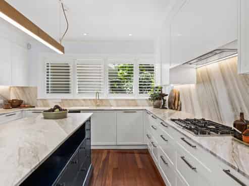 1420 Railway Road South, Hastings