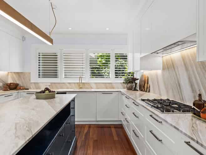 1420 Railway Road South, Hastings